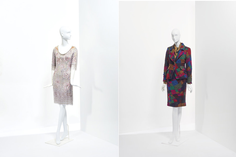 Вечернее платье, украшенное стеклярусом из весенне-летней коллекции haute couture 1969 (оценка €3 000 – 5 000); твидовый костюм «Арлекин» из осенне-зимней коллекции haute couture 1992/93 (оценка: €400 – 600)