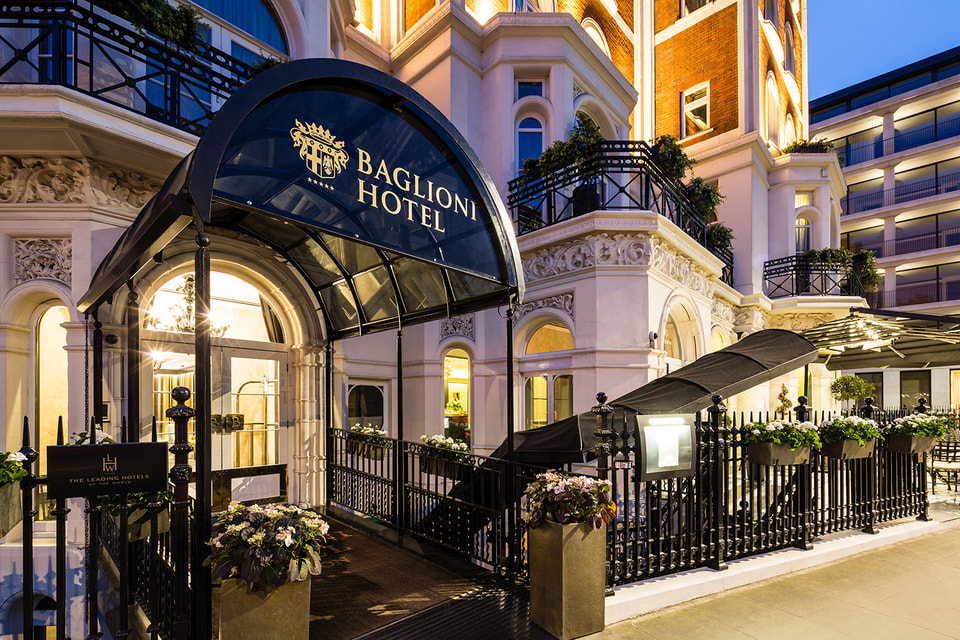 Baglioni Hotel London расположен рядом с музеем декоративно-прикладного искусства и дизайна Виктории и Альберта
