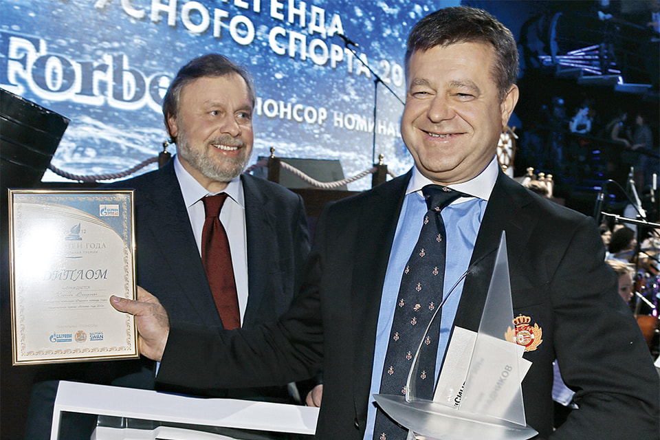 Валентин Завадников (справа)