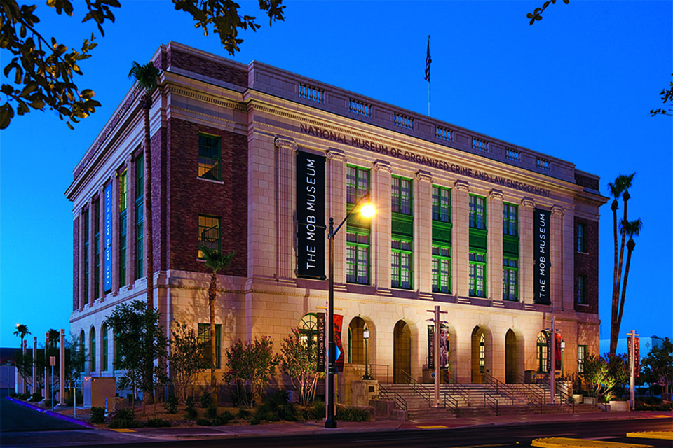 Музей мафии расположен в бывшем здании суда