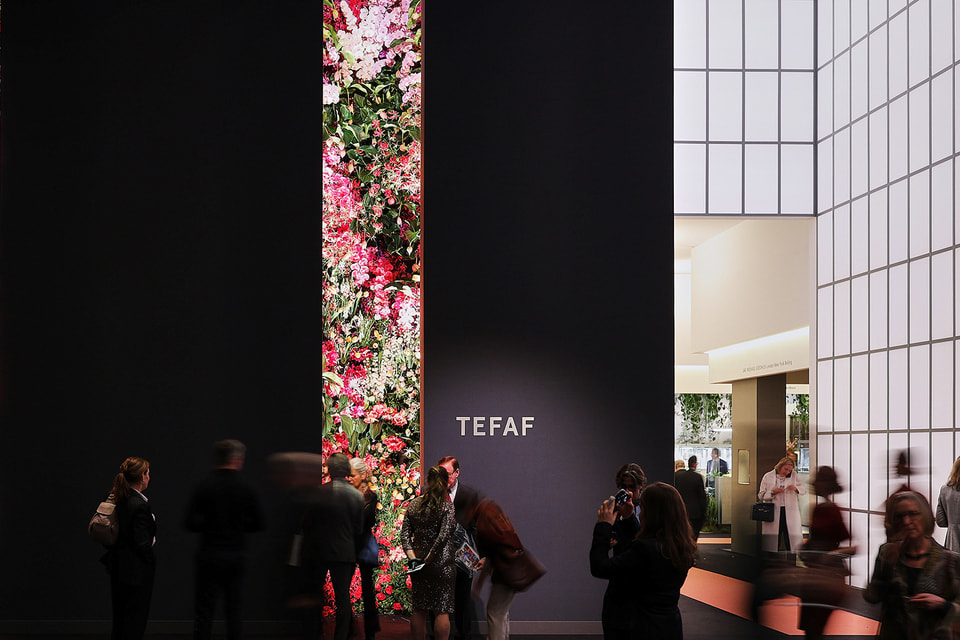 Выставка  изящных искусств и антиквариата TEFAF в Маастрихе в Нидерландах должна была проходить c 7 по 15 марта  включительно. Она началась по расписанию, но 11 марта салон преждевременно закончил  работу