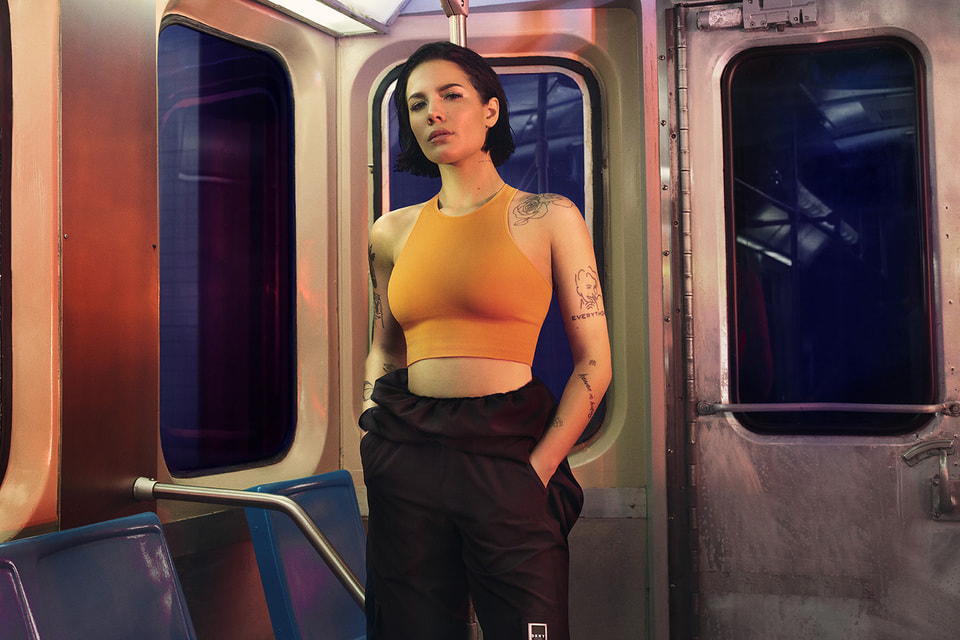DKNY предлагает делиться своими идеями и фото в instagram-аккаунтах до 14 мая