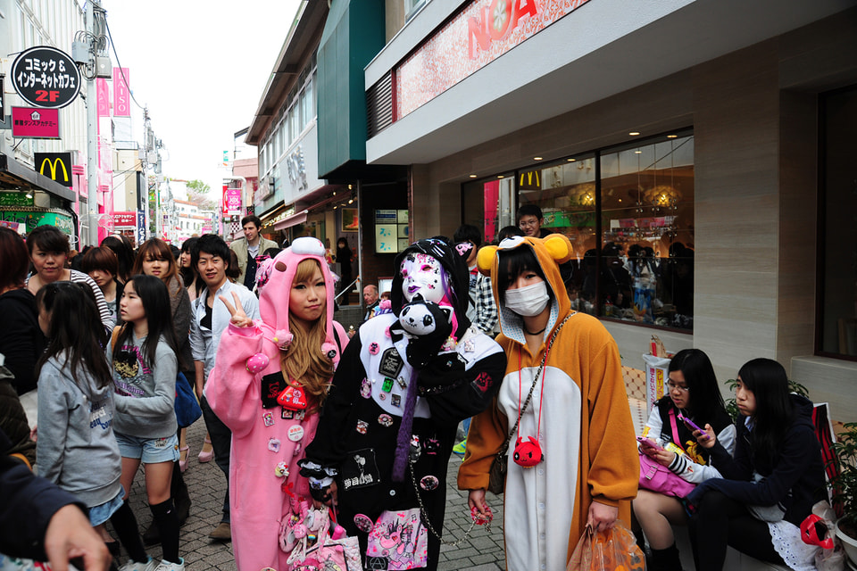 Герои японской анимации — на улицах Токио