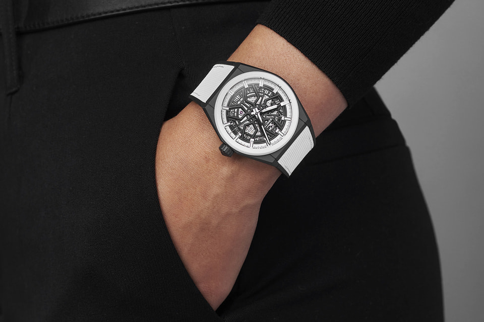 Дизайн лимитированных часов Zenith Defy 21 Black & White впервые решен в классической контрастной черно-белой гамме