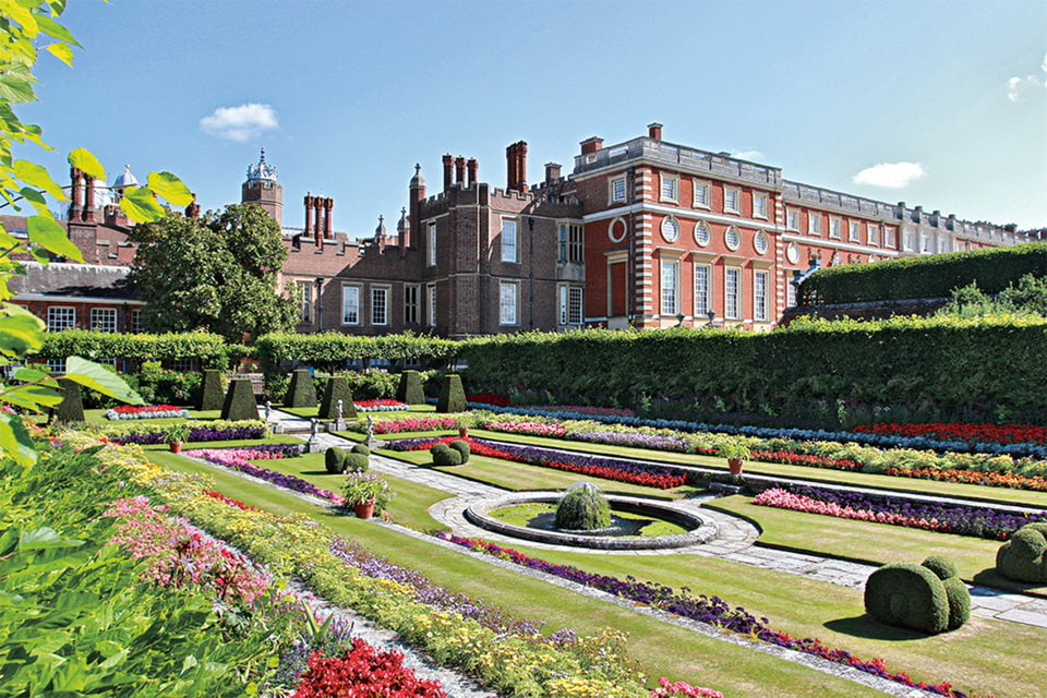 Орнаментальные сады появились в Хэмптоне в XVI в. 