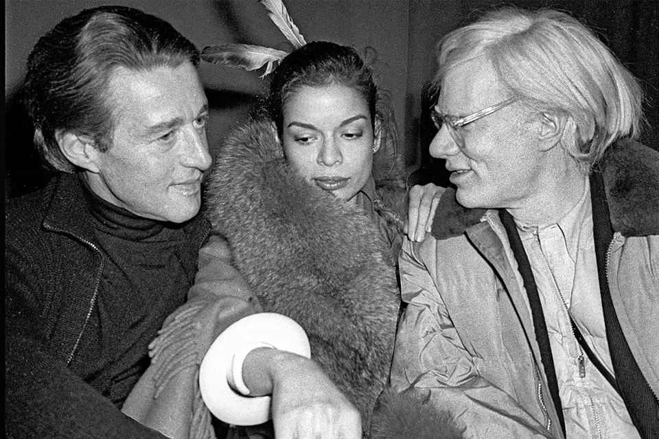 Холстон с Энди Уорхолом и Бьянкой Джаггер в «Студии 54», 1978 г.