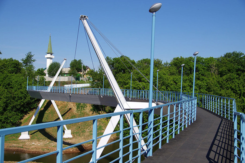 В Набережных Челнах создана система пешеходных мостов над водой