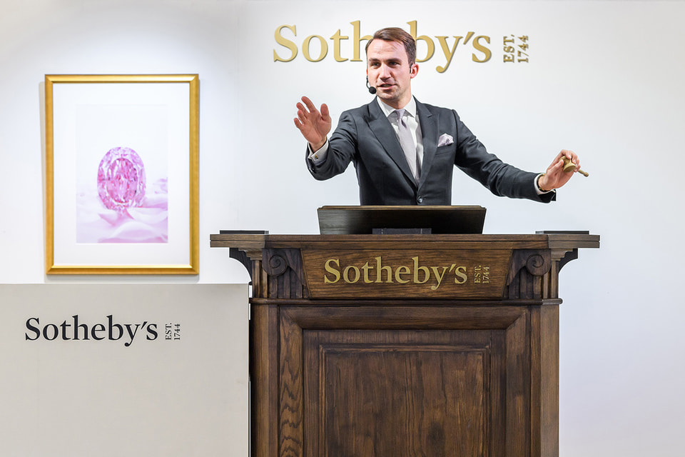 На аукционе Sotheby's продан русский бриллиант весом 14,83 карата
