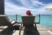 Baglioni Resort Maldives Гостей этого заведения ждет обширная уличная программа: церемония зажигания елочных огней, мастер-классы по созданию фигур из песка на берегу океана и специальный детский проект, где ребят научат готовить капкейки с шоколадом. Также в отель прибудут Дед Мороз со множеством рождественских подарков и Бефана с угощениями (старуха-волшебница из итальянского фольклора).