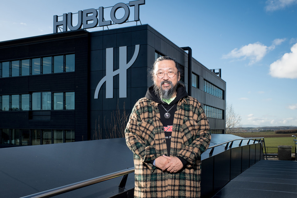 Японский художник Такаси Мураками посетил мануфактуру Hublot в швейцарском Ньоне, под Женевой