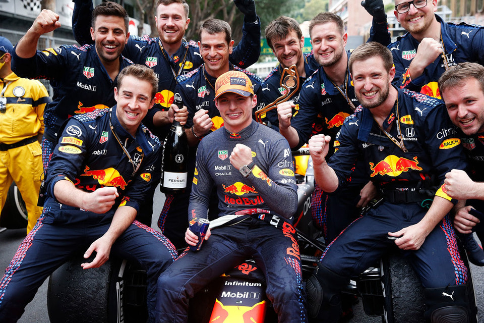 Пилот команды Red Bull Racing Honda, друг TAG Heuer Макс Ферстаппен впервые выиграл финал Formula 1 Гран-при Монако