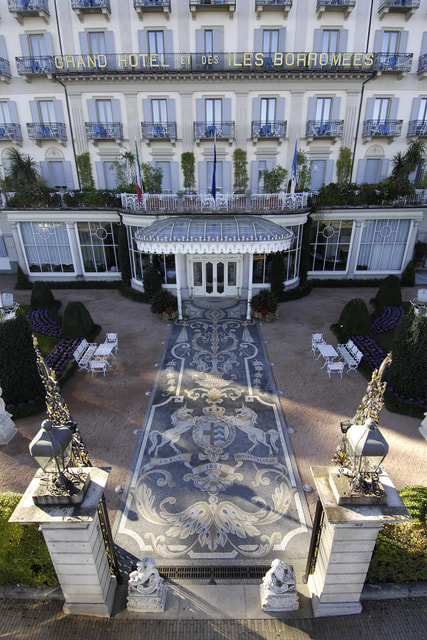 Умельцы Friul Mosaic восстанавливали мозаичные панно в Grand Hotel des Iles Borromees в Стрезе, Италия