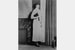 Элеонора Рузвельт, жена Франклина Делано Рузвельта, в 1933 году для церемонии инаугурации мужа выбрала элегантное платье от модельера Салли Мингрим из Нью-Йорка. И это седьмое место рейтинга.