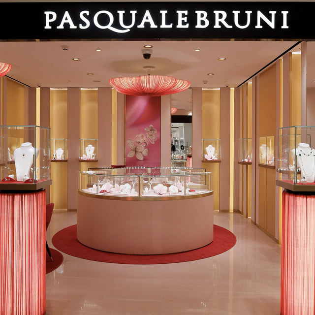 Концепция бутика Pasquale Bruni в ЦУМе разработана Еуженией Бруни, креативным директором бренда