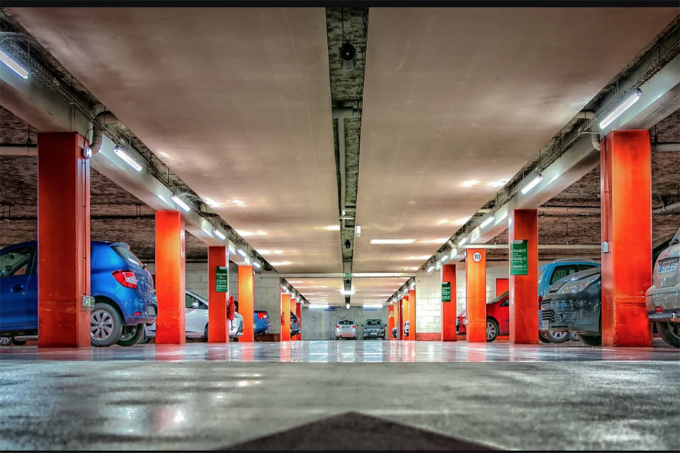 Средняя стоимость места на подземной стоянке составляет от 1,5 млн рублей до 2 млн рублей