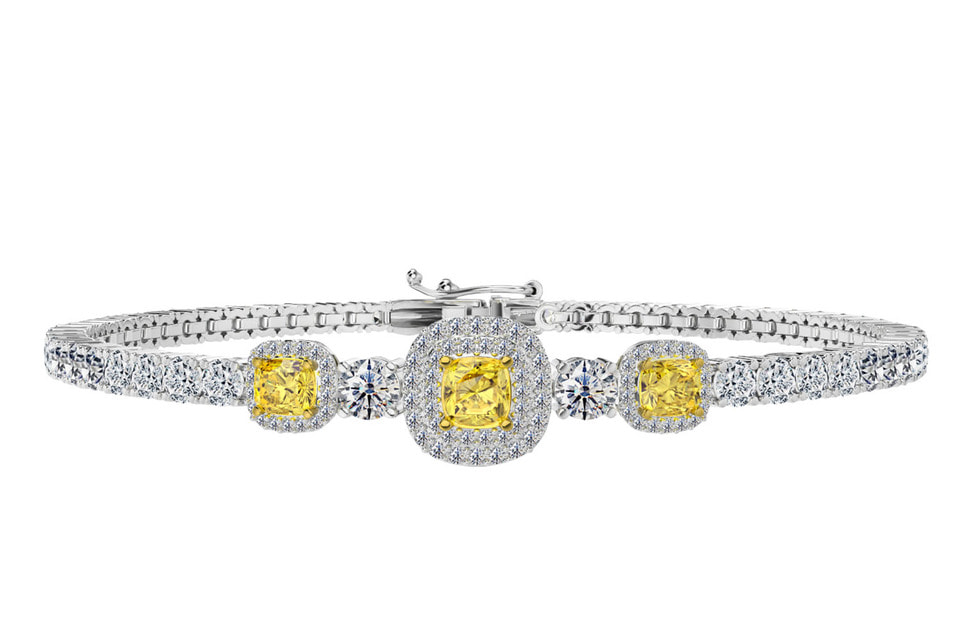 Браслет с желтыми и бесцветными бриллиантами, как и вся коллекция Fancy, являет собой образец классического ювелирного дизайна