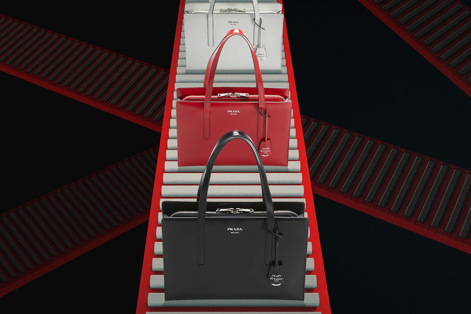 Сумка Prada Re-Edtion 1995 на данный момент выпущена в классических цветах – черном, красном и белом