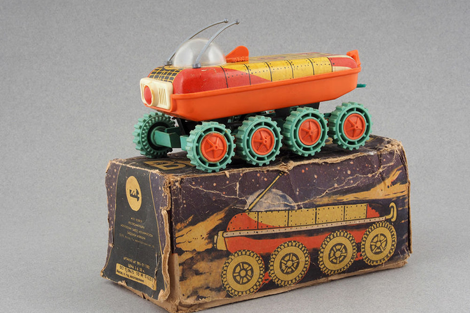 Раритетная игрушка «Вездеход» выпущенная Московским заводом механической заводной игрушки в 1960-х гг. ушла с молотка за 18 тысяч рублей