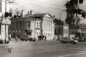 Дом строился в 1820-1824 годах для профессора права Московского университета Смирнова