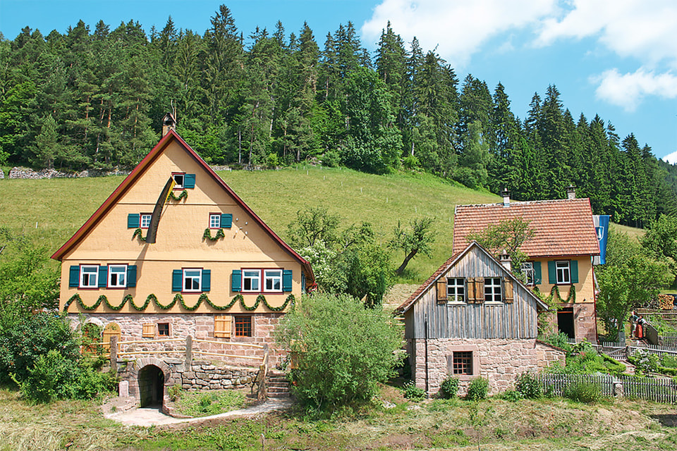 Усадьба Morlokhof выросла из старой фермы местных шварцвальдских магов и заброшенного сада