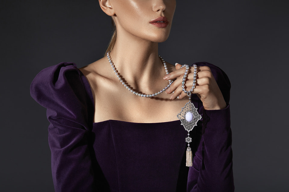 Сотуар из жемчуга, халцедона и бриллиантов от Yana Jewellery