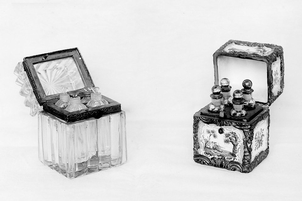 Эти коробочки для хранения ампул с ароматами выпущены в 1830 г