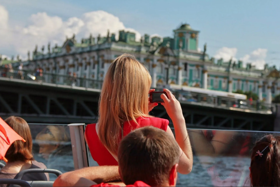 Самыми бюджетными поездками в ноябре уже второй год подряд становятся туры в Санкт-Петербург