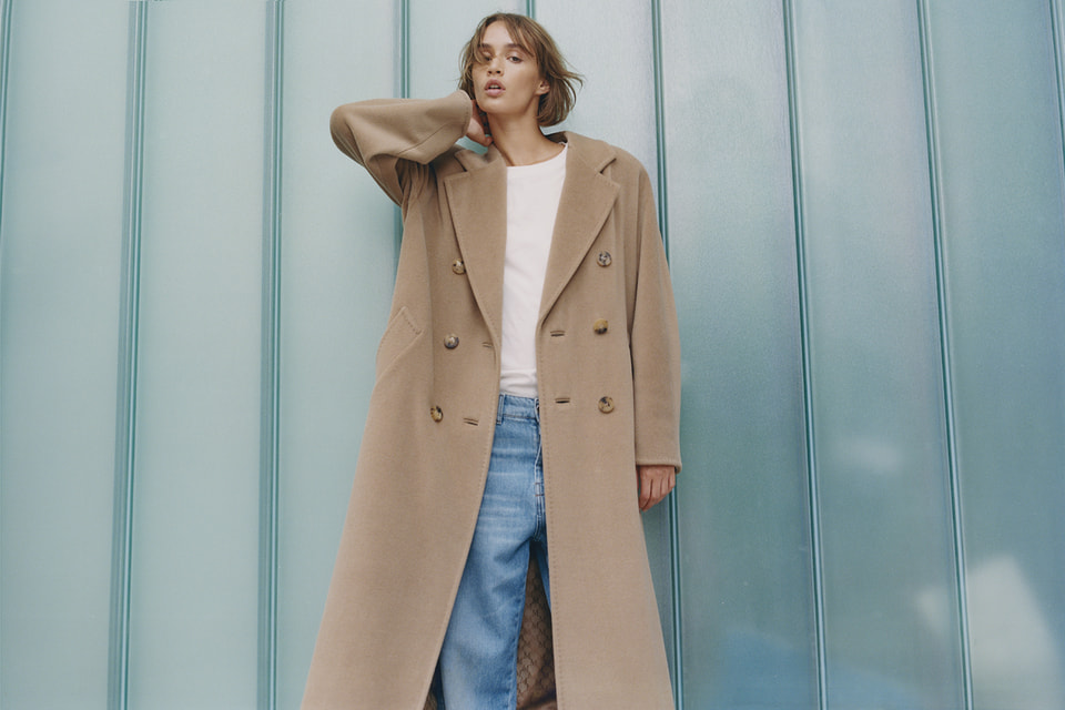 22-летняя модель Куин Мора в пальто 101801 – самая молодая участница рекламной кампании 360°