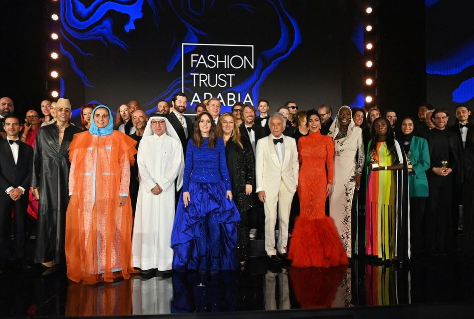 Финалисты, члены жюри и почетные гости 4-й церемонии Fashion Trust Arabia Prize в Дохе
