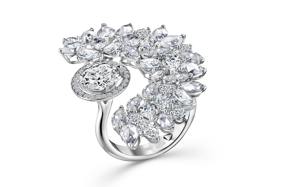 Кольцо с «веером» из бриллиантов разных огранок