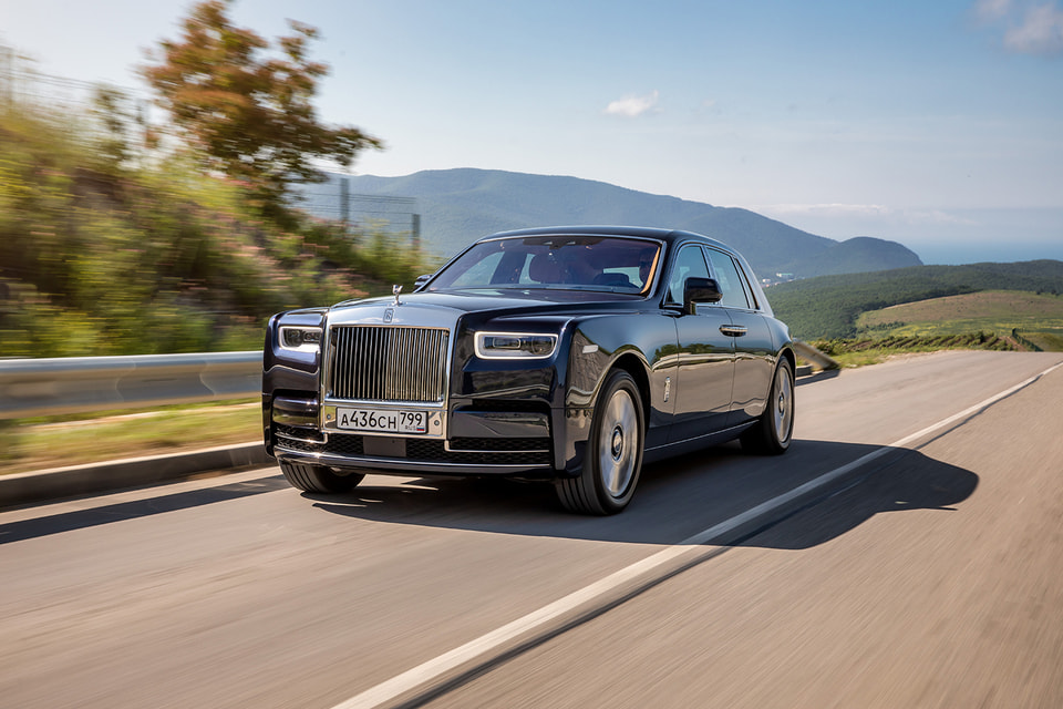 В России за 2021 год было продано более 300 автомобилей Rolls-Royce 