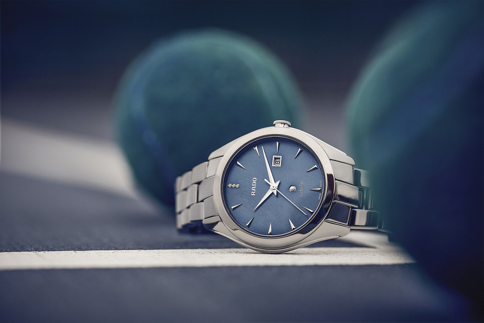 Лимитированные часы Rado HyperChrome Ash Barty в корпусе из высокотехнологичной плазменной керамики впервые получили циферблат необычного голубого цвета