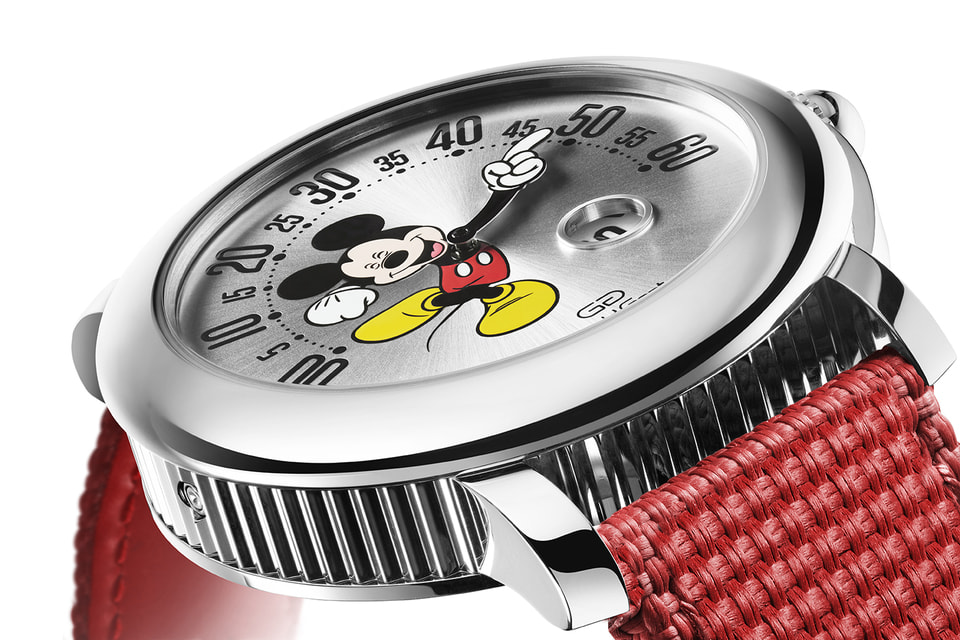 Часы Gerald Genta Arena Retrograde Smiling Disney Mickey – третья по счету современная модель бренда с момента его возрождения в 2019 году