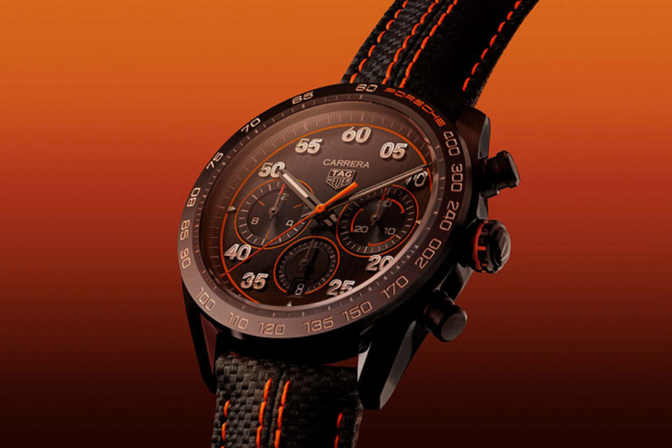 Спортивные часы TAG Heuer Carrera Chronograph x Porsche Orange Racing созданы на основе хронографа TAG Heuer Carrera Sport Chronograph