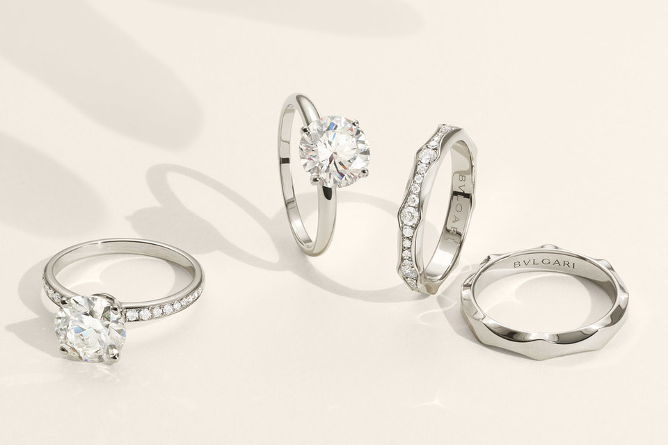 Кольца Aesthetic Line (слева направо): Roma Amor, платина, бриллианты; обручальное кольцо Infinito, платина, сплошное бриллиантовое паве; обручальное кольцо Infinito, платина