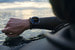 На руку: умные часы Huawei Watch Ultimate Девайс, обязательный к ношению во время любого путешествия, потому что перед вами одна из самых топовых версий умных часов на сегодняшний день. Тут и высокотехнологичные материалы и самое разное программное обеспечение. Так, корпус сделан из металла на основе сплава циркония, безель – из особой керамики, циферблат – из сапфирового стекла, ремешок – из каучука. Вкупе это позволяет, например, погружаться под воду на 100 м, мониторить физнагрузки на про-уровне. Особый режим «Экспедиция» можно использовать в различных ситуациях – во время путешествий, в джиппинге, в походе или во время хайкинга: девайс экономит батарею, следит за маршрутом с помощью пяти спутниковых систем, помогая вернуться к начальной точке. Часы также следят за изменениями давления, оповещают о штормовых предупреждениях, восходе и заходе солнца, фазе луны и изменении прилива и отлива.​ Можно получать уведомления при низком уровне SpO2 и высоком пульсе. От одного заряда гаджет проработает 14 дней работы, а за счет технологии быстрой зарядки восполнит заряд за 60 мин.