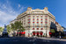 El Palace Barcelona, ИспанияЭтот один из самых знаменитых отелей города открыл свои двери в 1919 году. Он стал свидетелем событий, которые тесно переплетались с историей города. Здание в самом центре Барселоны воплощает все великолепие стиля модерн. Отдавали дань уважения его эстетике и красоте великие художники, оставляя свой вклад в оформлении интерьеров El Palace: постояльцы попадают в миры Ронни Вуда, Сальвадора Дали, Джоан Миро и Жозефины Бейкер. Сегодня отель входит в сеть Ritz.
