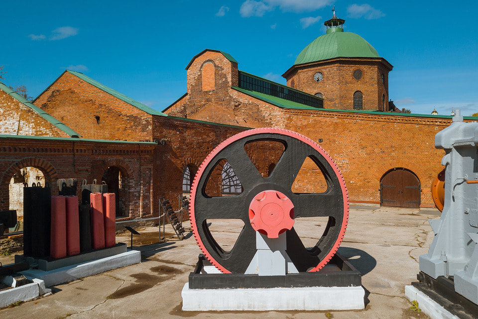 Территория музея «Северская домна» Трубной металлургической компании в городе Полевском