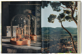 Страницы парфюмерного атласа Louis Vuitton