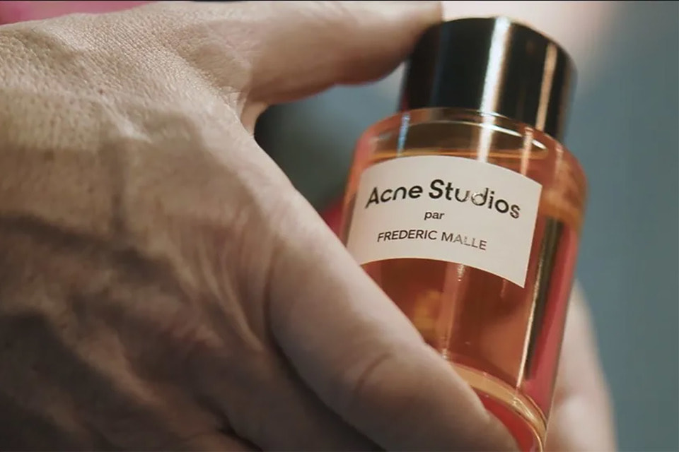 Это первый аромат, созданный специально для Acne Studios
