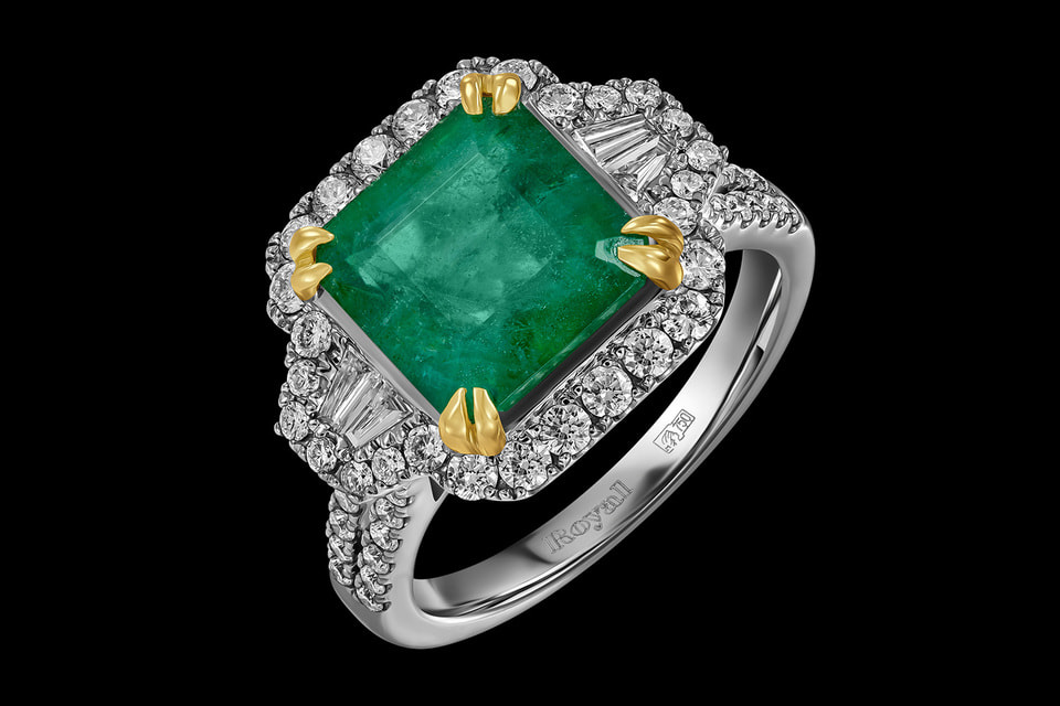 Кольцо Royal Emerald с изумрудом огранки «октагон» 2,11 карата в обрамлении бриллиантов