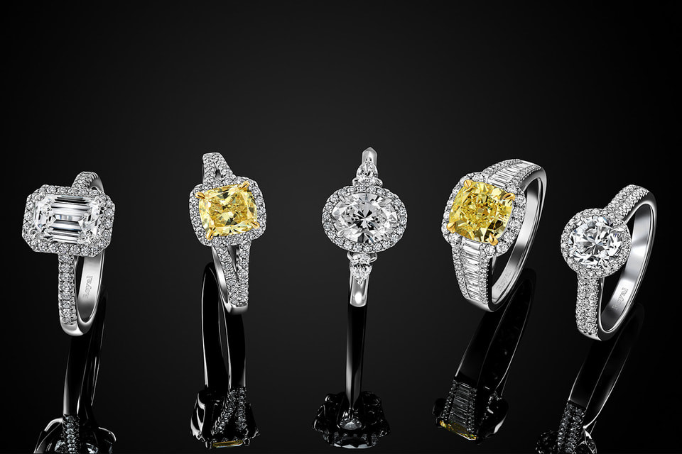 Кольца из коллекции Royal с бесцветными и желтыми бриллиантами