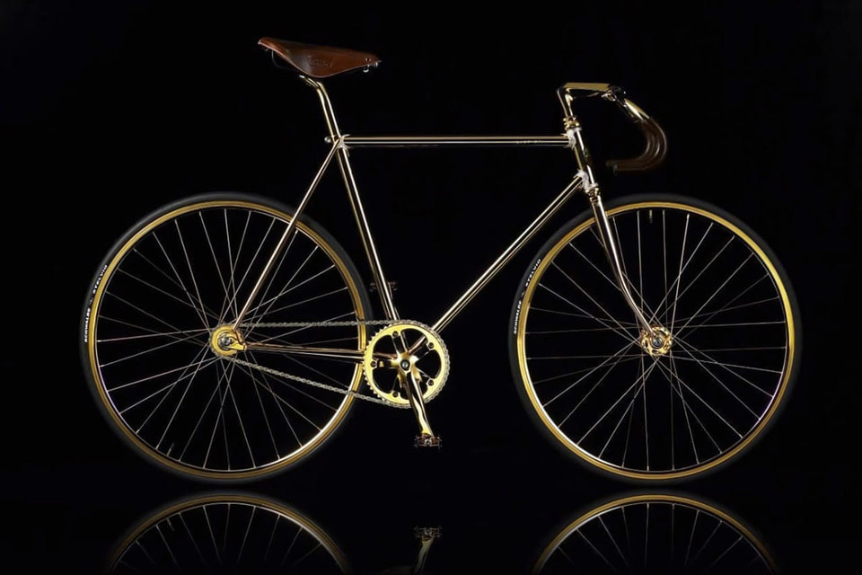 Поверхность Aurumania Crystal Edition Gold Bike покрыта 24-каратным золотом