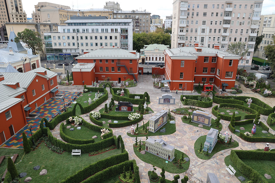 В исторических зданиях Бахрушинского квартала разместятся музеи, Детский центр, Театральная лаборатория, а на территории усадьбы разобьют парк