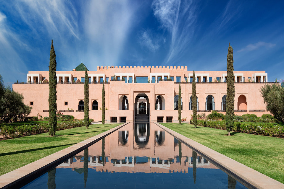 Большой канал и основное здание курорта The Oberoi, Marrakech